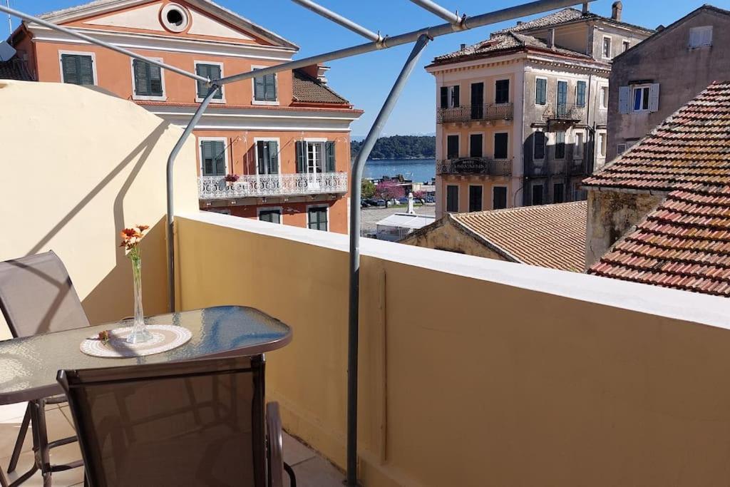 Old Port View Apartment, Διαμέρισμα Στο Κέντρο 2 Υπνοδωματίων Corfu  Exteriör bild